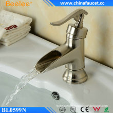 Robinet lavabo nickel brossé Ek Chrome pour salle de bain